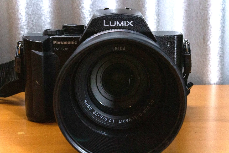 Cámara Panasonic Lumix DMC-FZ10 - 16,1 MP, zoom óptico 12x, negra, probada/funciona Foto 2 de 4