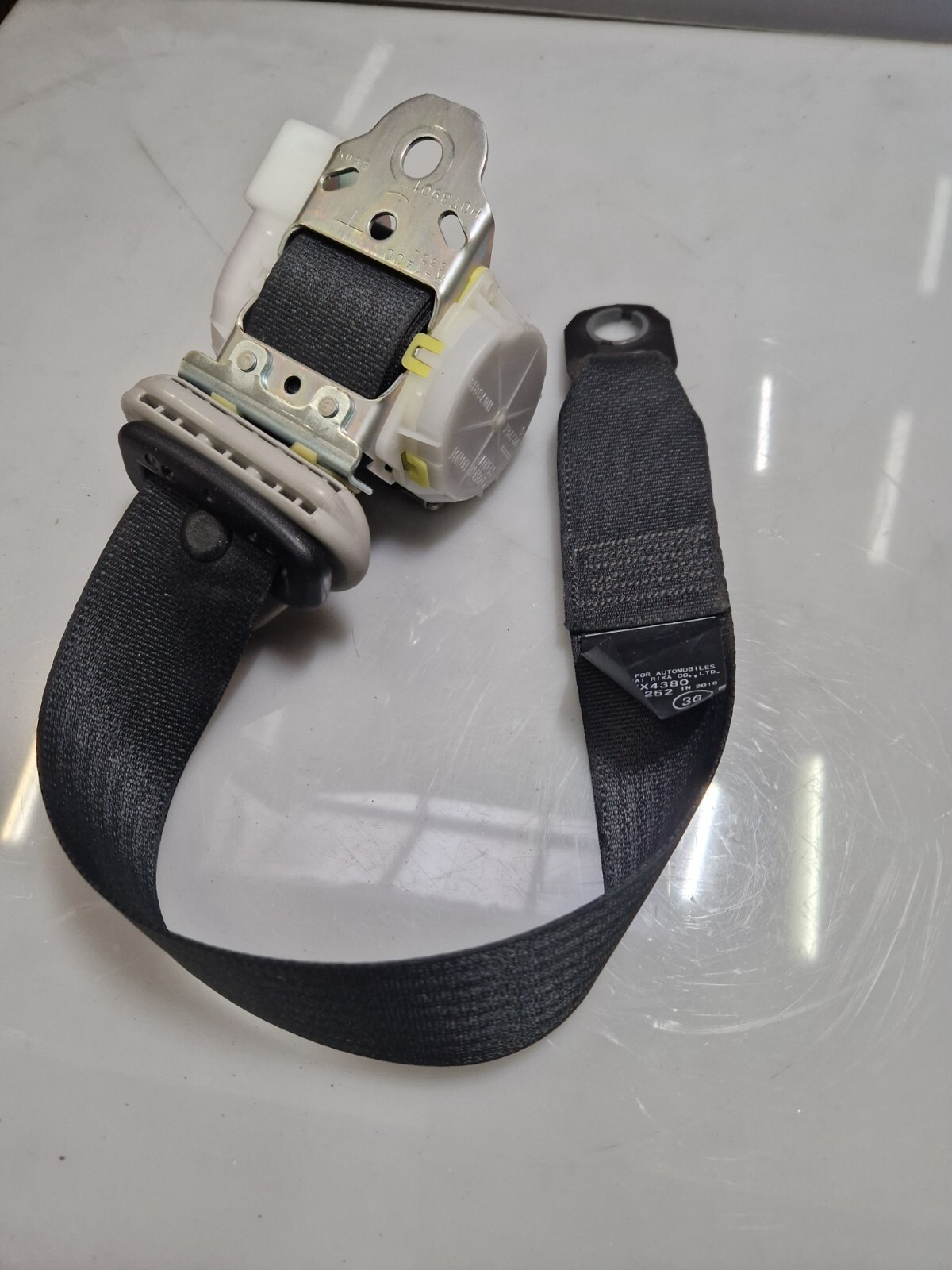 2018 TOYOTA RAV4 SEAT BELT REAR RIGHT OEM K2 eBay