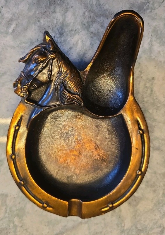 Vtg Horse Head Pipe Holder Horseshoe Cigarette Ash Tray Pipe Stand Copper Wash