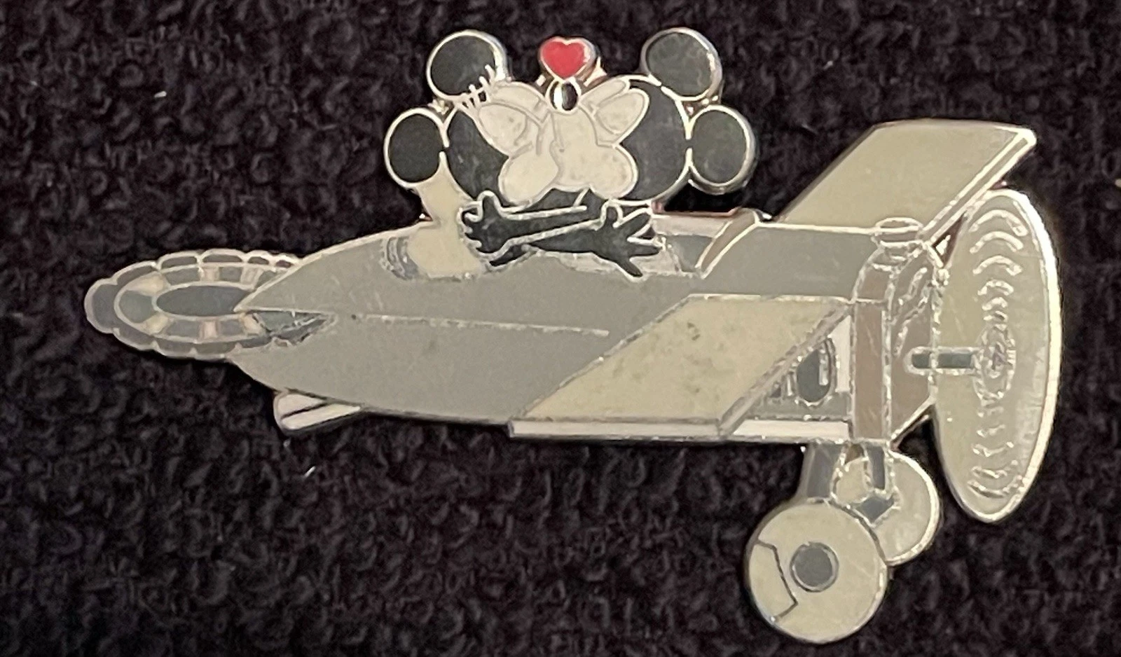 Disney World - Mickey & Minnie Mouse - Kissing in an Airplane - Plane Crazy Pin