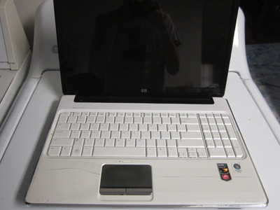 HP Pavilion dv6 Laptop (dv6z-1100) AMD Turion X2 (No Battery) Boots