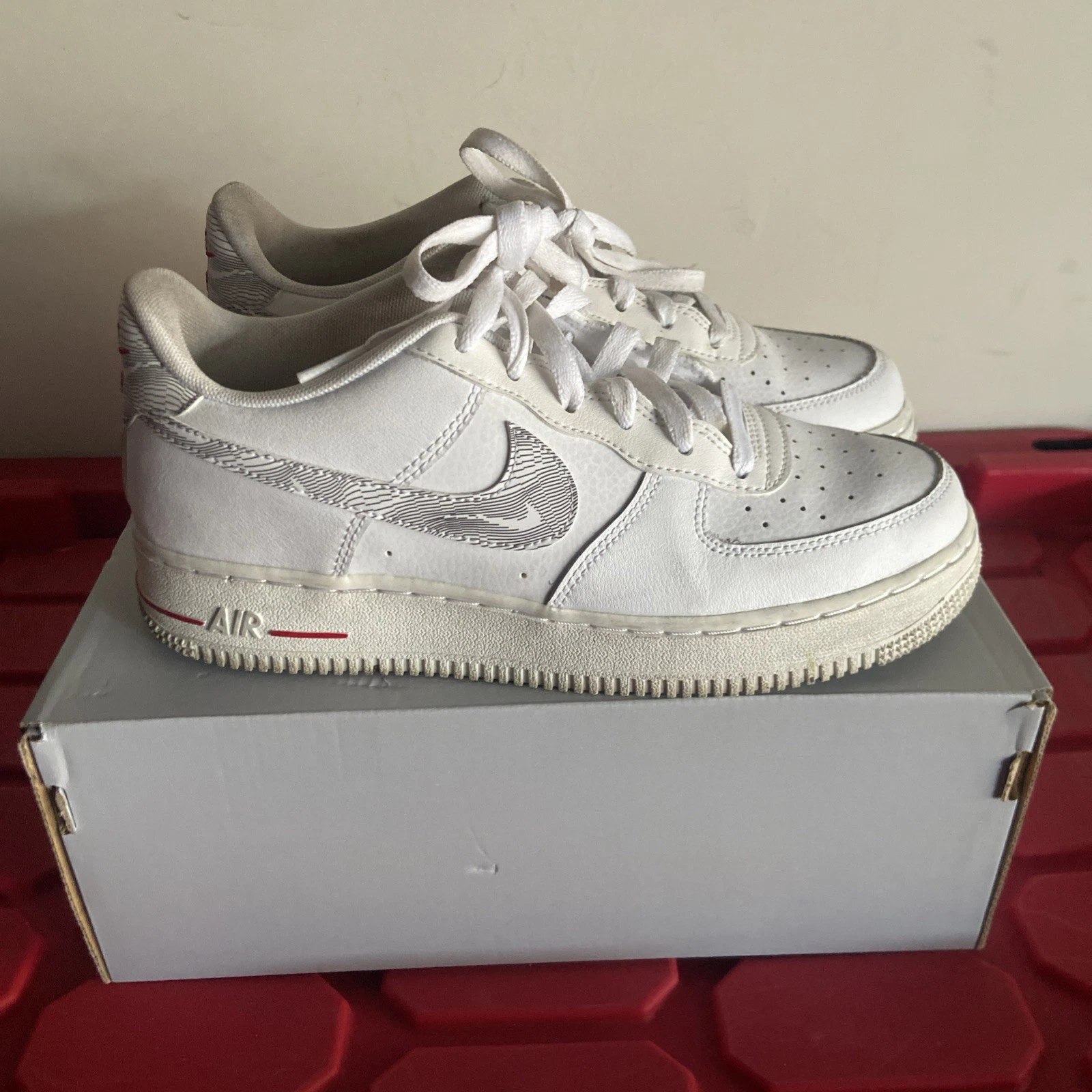 NIKE AIR FORCE 1 LOW WHITE UNIVERSITY RED DJ4625 100 TG 6 5Y con scatola