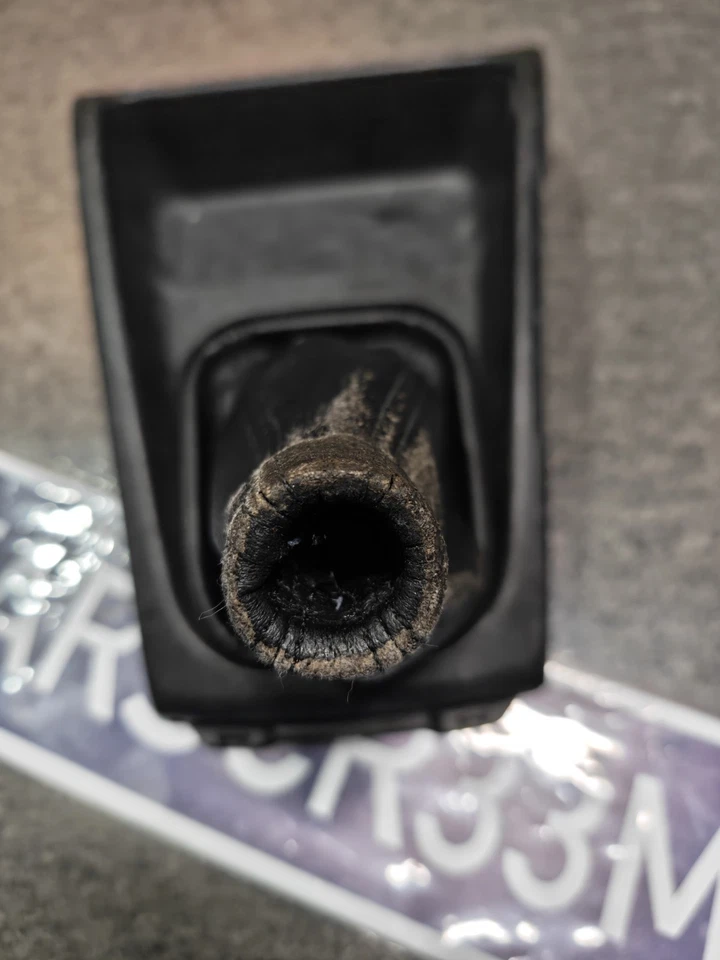 1998-2002 Subaru Forester 5 Speed Manual Shift Leather Boot Trim - Image 4 of 4