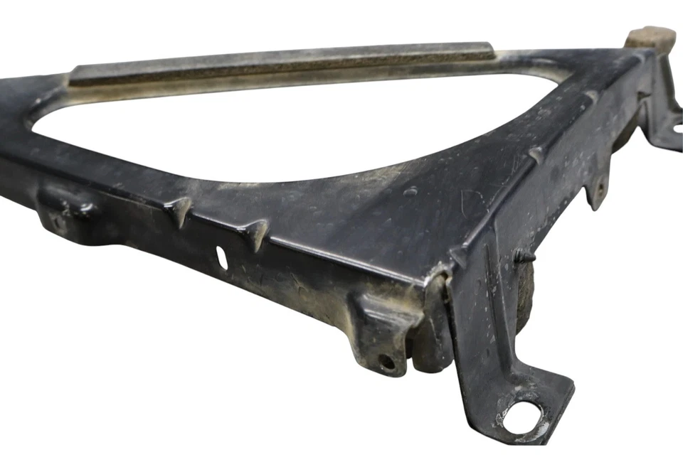 06-09 Pontiac Solstice Soporte Guardabarros Lado del Conductor Izquierdo Soporte Superior 1588497 Fabricante Original Foto 4 de 4