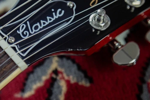 Gibson Les Paul Classic Translucent Cherry Head Paint Chipped Item No.DG478