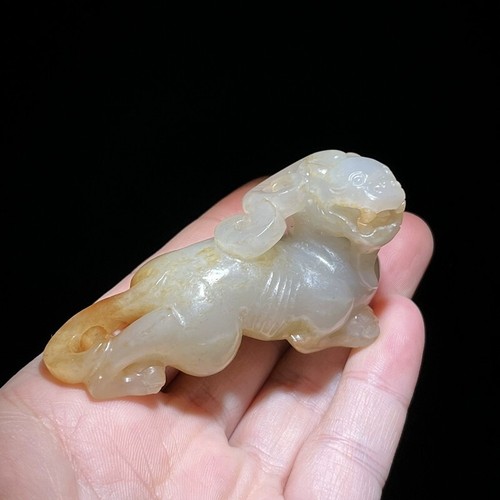 Chinese Antique Han Dynasty Hetian Ancient Jade Carved Statues Pi Xiu Decoration