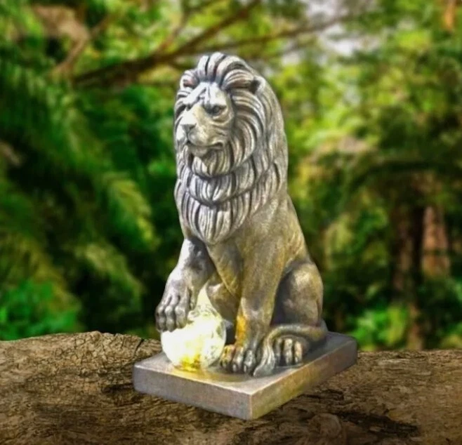 Lion 2024 garden statue