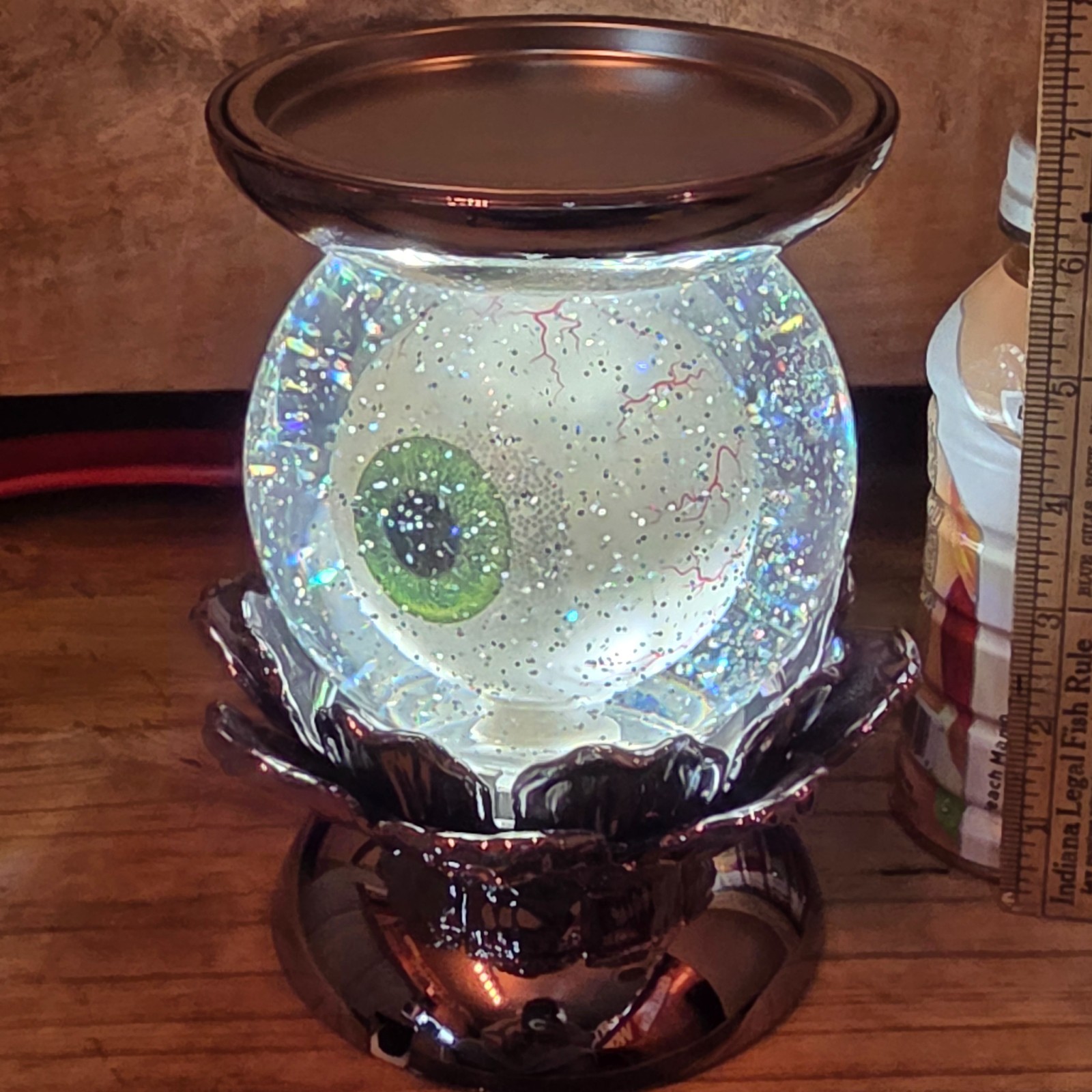 BATH BODY WORKS EYEBALL WATER GLOBE CANDLE PEDESTAL LIGHT UP ROTATING HALLOWEEN