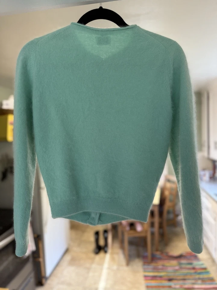 Кардиган на пуговицах с жемчугом French Angora 1950-е как новый зеленый жемчуг - Изображение 4 из 4