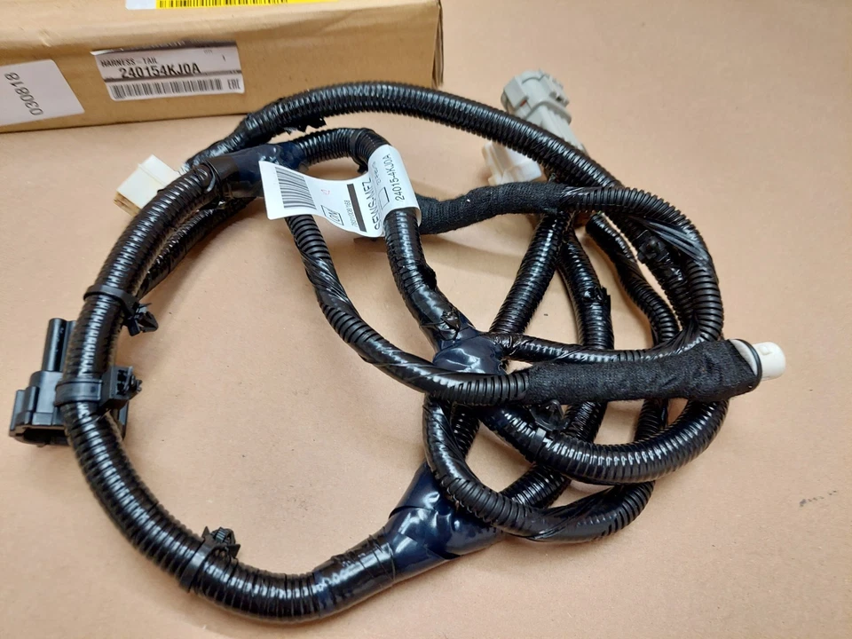 Arnés de cableado puerta trasera Nissan Navara NP300 D23 240154KJ0A genuino NUEVO Foto 3 de 4