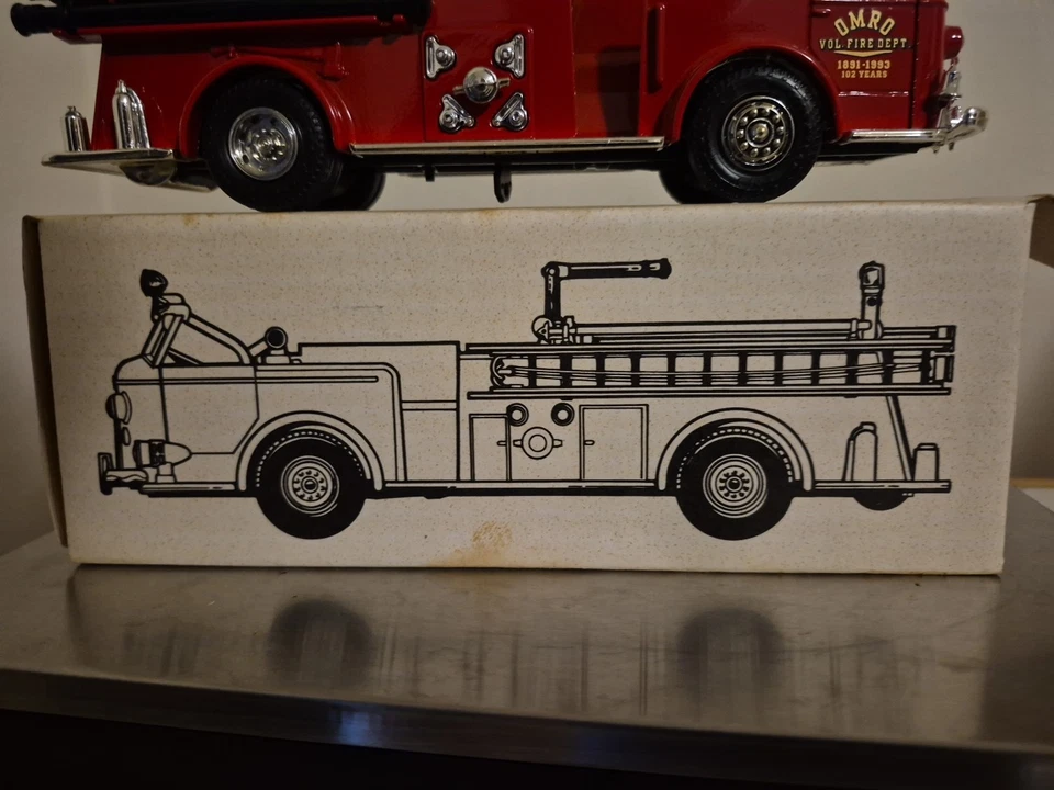 Ertl #4948 1948 American LaFrance Diecast Fire Truck 102nd Anniversary Omro FD - Image 3 of 4