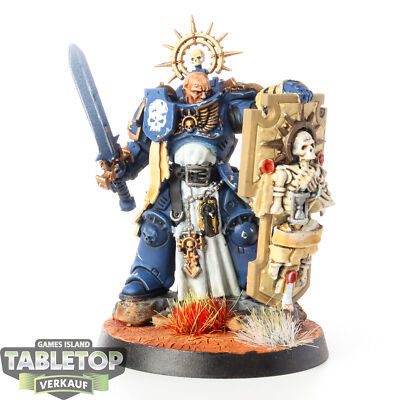 Ultramarines - Captain with Relic Shield - bemalt
