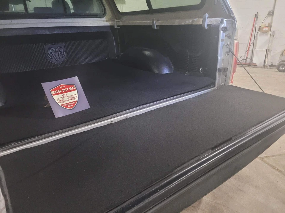 MOTOR CITY MAT - Universal Truck Bed Liner & Tailgate Liner - 67" x 120" (10-ft) Foto 2 de 4
