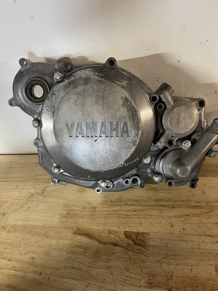 Cubierta de embrague interior exterior Yamaha YZ250F 2001-2005 con bomba de agua, eje e impulsor Foto 2 de 4