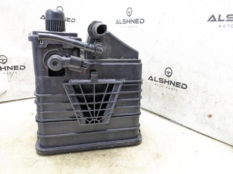 Оригинальная канистра для испарителя паров топлива Chevrolet Cruze 2013-2016 годов выпуска 84839161 - Изображение 4 из 4