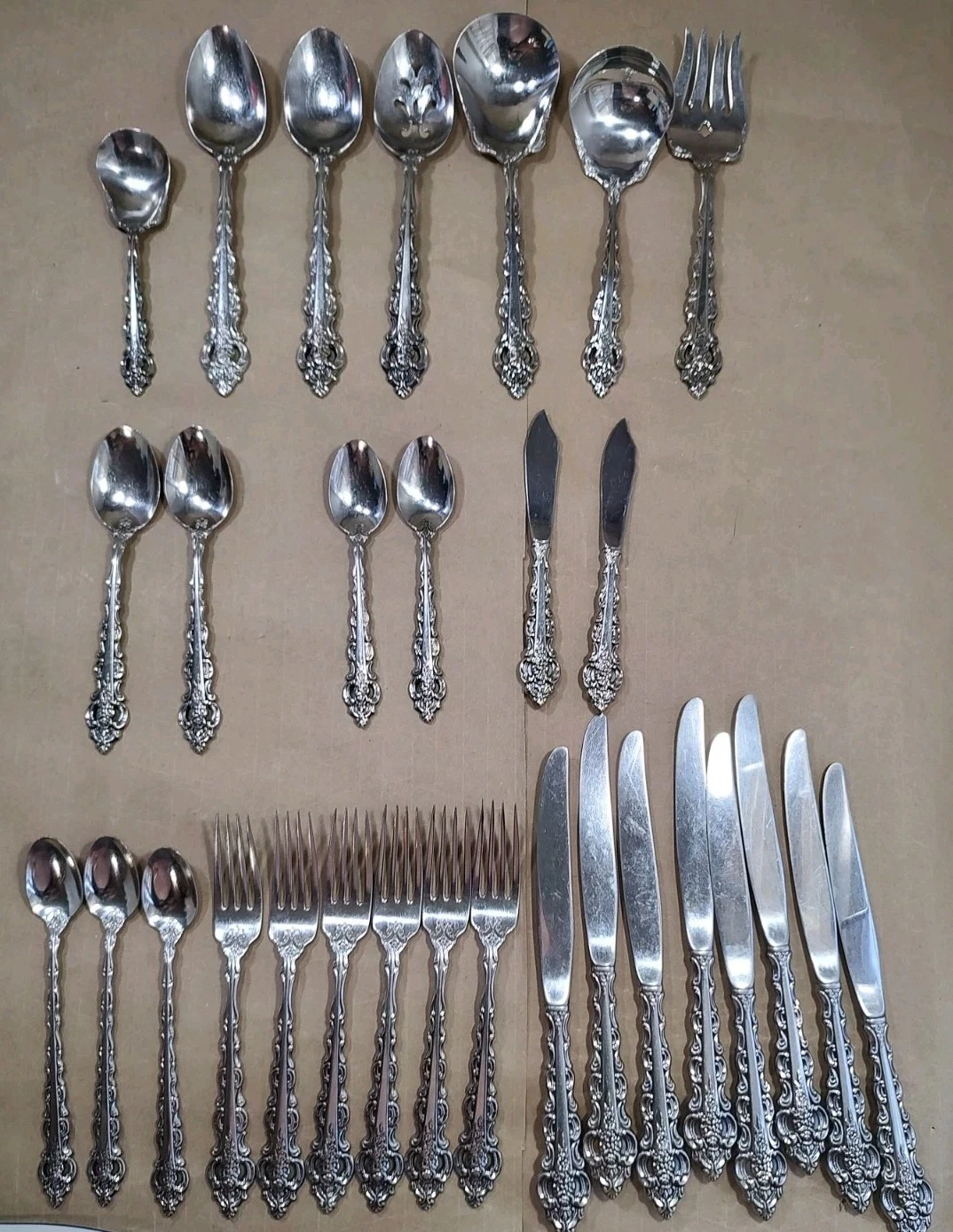 Lot Of 30 Pieces Oneida Cube Da Vinci Filler Set Flatware/Serving Pieces
Opens in a new window or ta