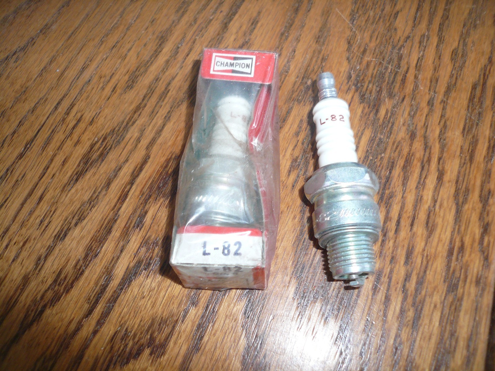 Champion Spark Plugs L-82 Qty 2  NOS Champion NEW Old Stock - 2/6