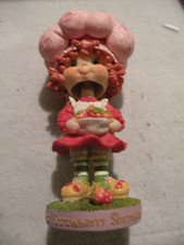THOSE CHARACTERS 2001 STRAWBERRY SHORTCAKE BOBBLEHEAD GREAT CONDITION