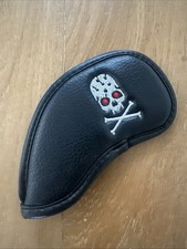 Skull And Crossbones 8 Iron Head Cover Black and Silver