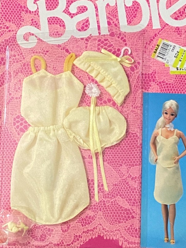Mattel 3183 Vintage Yellow Fancy Frills Lingerie w/ OT shoes 1986 NRFP Barbie