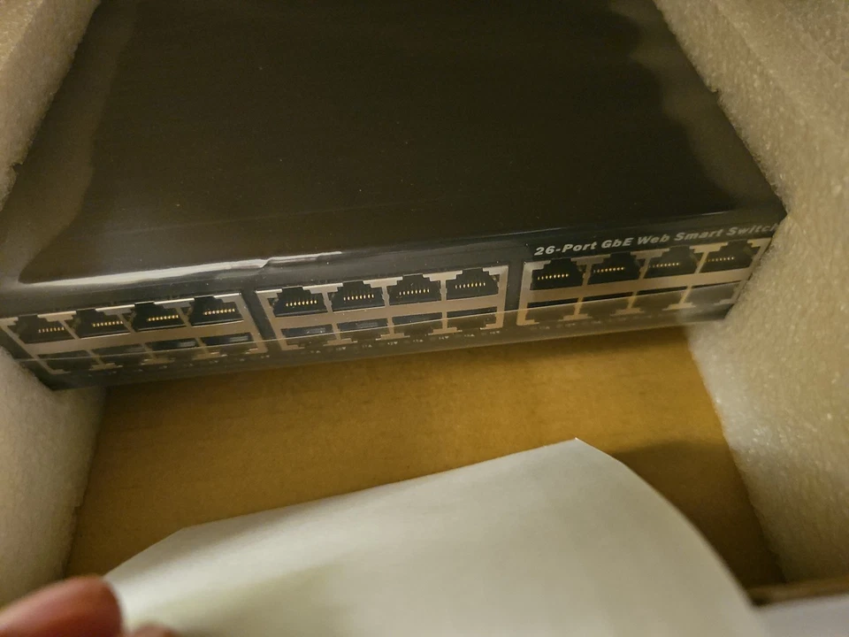 Black Box LGB2000 Series (LGB2126A) 18 Port Rack Mountable Switch NEW In Box - Image 3 of 3