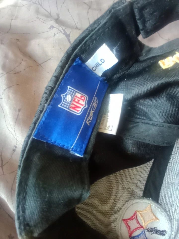 Sombrero de Ben Rothelisbetger #7 Steelers para niños firmado por el jugador Dave Segard #9 Foto 3 de 4