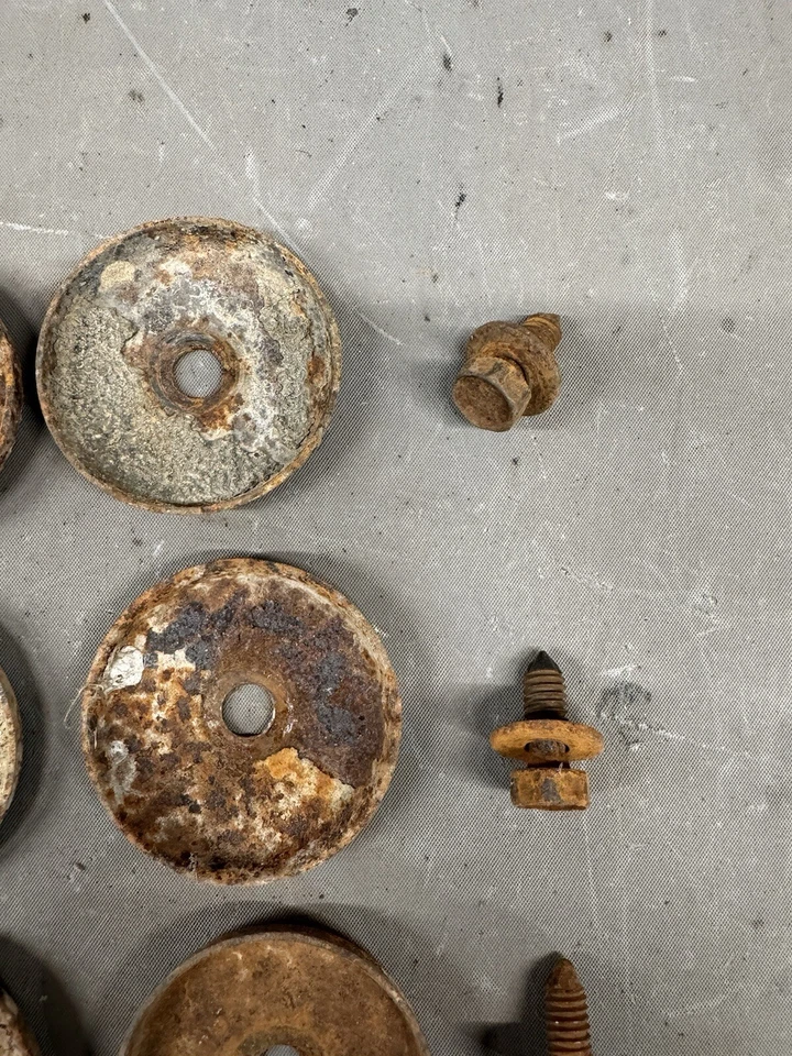 Chevy Impala 1958-1972 guardabarros interior rueda bien forro soporte pernos arandela Foto 4 de 4