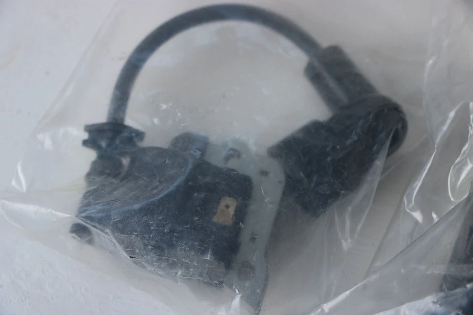 Vintage RC Remote Control Car Parts ersatzteile tuningteile 67018 - Spark Leads? - Image 4 of 4