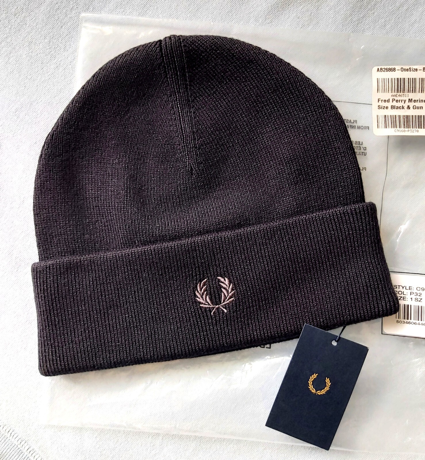 Genuine FRED PERRY Black / Gun Metal 54% MERINO WOOL BEANIE HAT UNISEX C9160