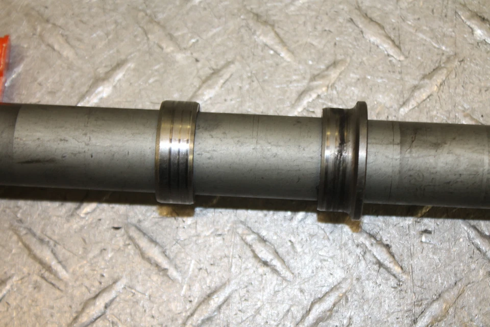 PARAFUSO PIVÔ EIXO ARO RODA DIANTEIRA HONDA CBR1000RR 2009 - Imagem 3 de 4