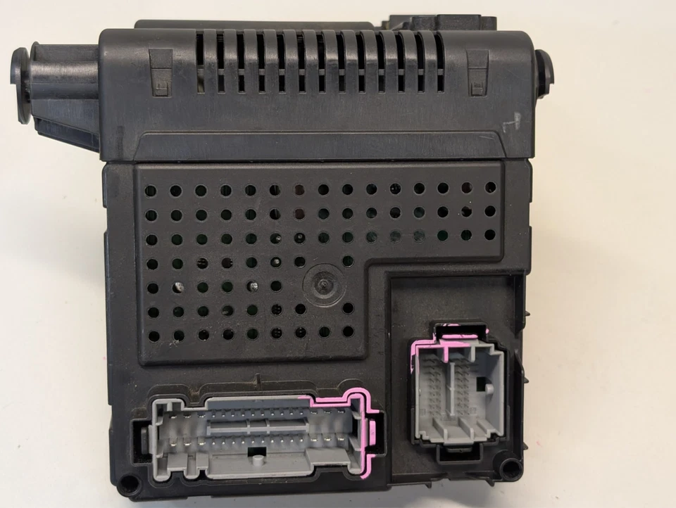 Módulo de control electrónico central Volvo XC90 V70 S80 S60 2005-2014 30765148 Foto 2 de 4
