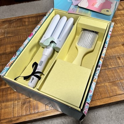 Mane by Mane Addicts Hair Styling Set: Brush, Waver, Clips & Cosmetic Bag