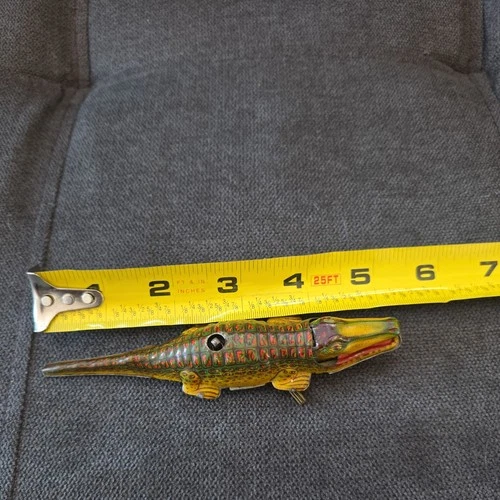 Vintage 5 inch J Chein & Company Tin Litho Wind-Up Toy Alligator Crocodile