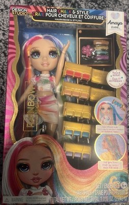 MGA Entertainment Rainbow High 5-in-1 Haarstudio mit Modepuppe Amaya Raine