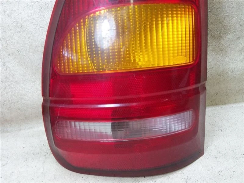 Cuarto de luz trasera izquierda del conductor montado en panel para Ford Windstar 95-98 k20-199612 Foto 3 de 4