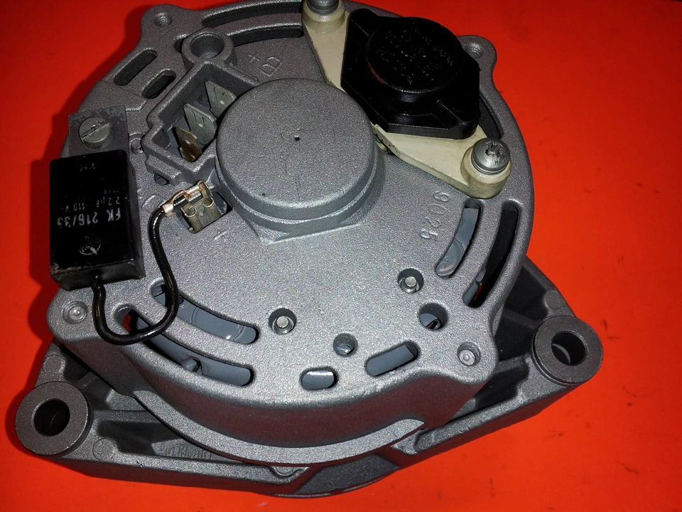 Mercedes Benz 500SEC 1984 to 1985 V8/5.0L Engine 70AMP Alternator  - Image 3 of 4