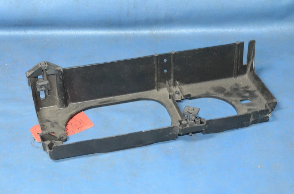 Nuevo de Lote Antiguo 1986-91 Oldsmobile Cutlass Calais LH Faro Luz Soporte Montaje en Cubo Fabricante de Equipo Original Foto 2 de 4