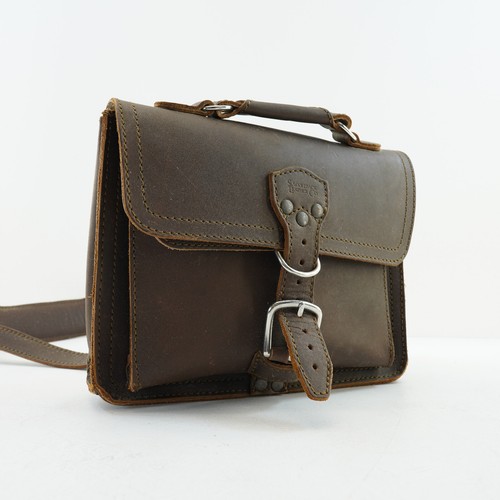 STUNNING Saddleback Brown Leather Messenger Crossbody Bag/purse 11"×9.5"×2"