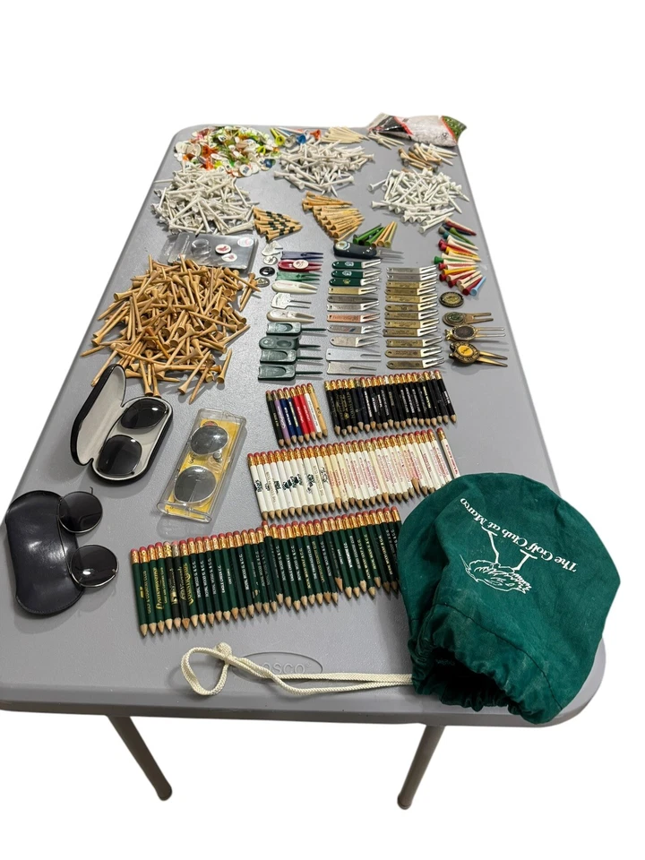 Lote de camisetas de golf surtidas de 800, marcadores de pelota, herramientas Divot vintage, lápices de golf Foto 3 de 4