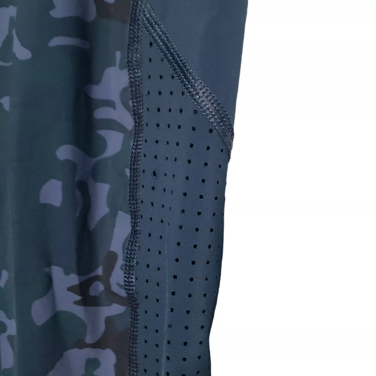 sweaty-betty camo zero gravity gym yoga workout leggings
