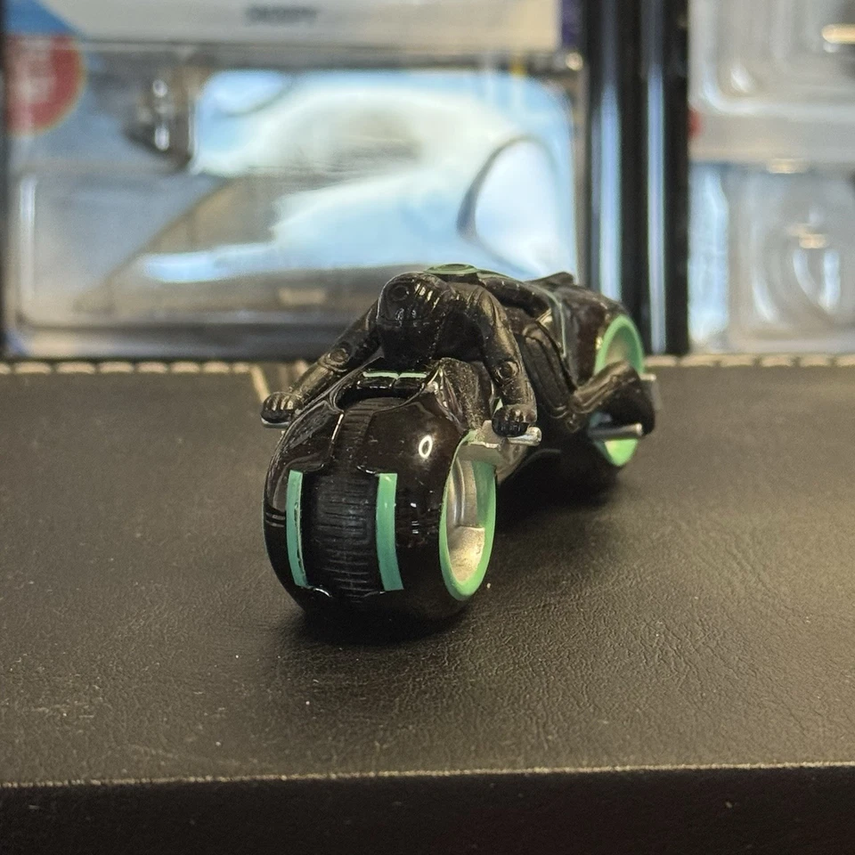 Modelo de motocicleta Disney Tron Legacy Spin Master juguete vino con película de 2010 Foto 2 de 4