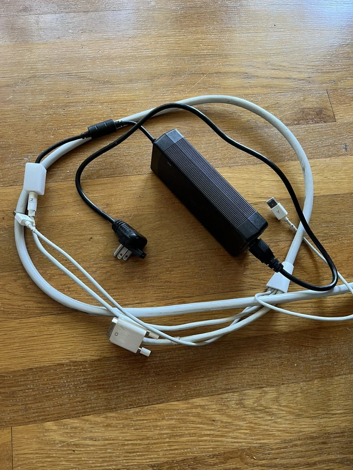 Apple Cinema Display 30" Model A1083 M9179LL/A - Image 3 of 4