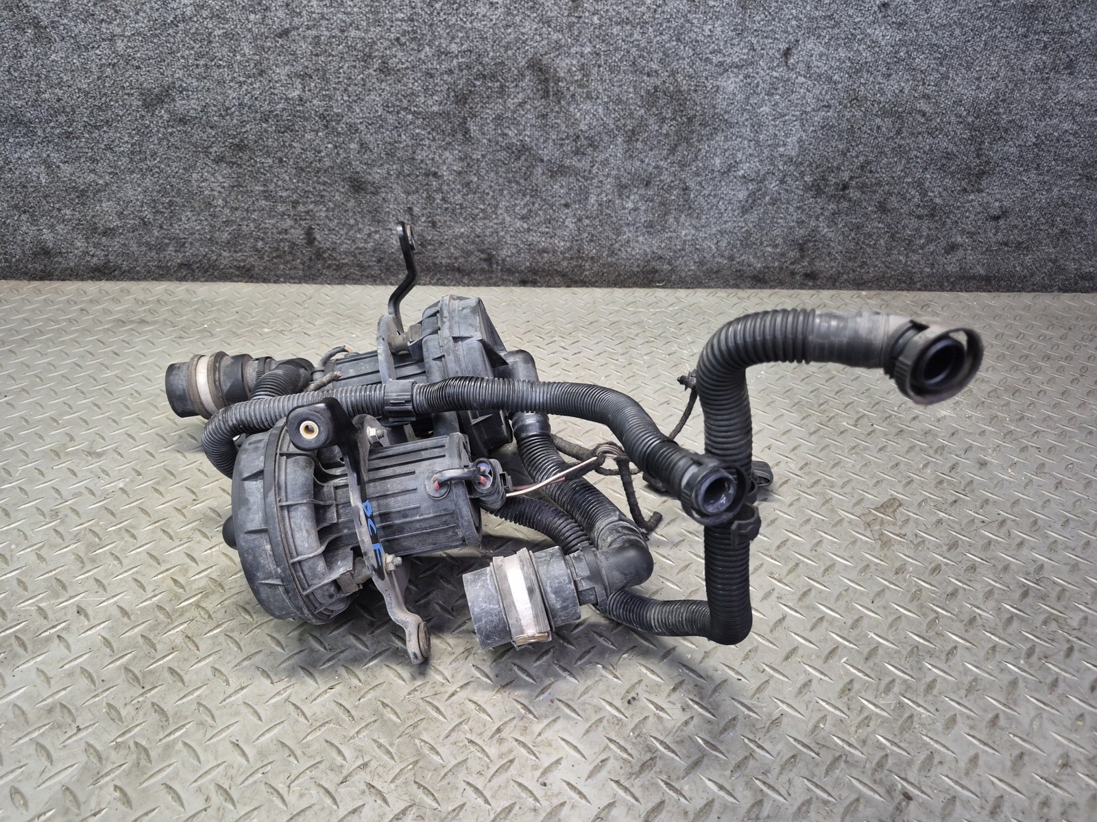 Bentley Continental GT 2003-2010 Secondary air pump P/N 3W0131083B