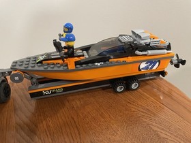 60085 LEGO  CITY: 4x4 with Powerboat Complete Retired