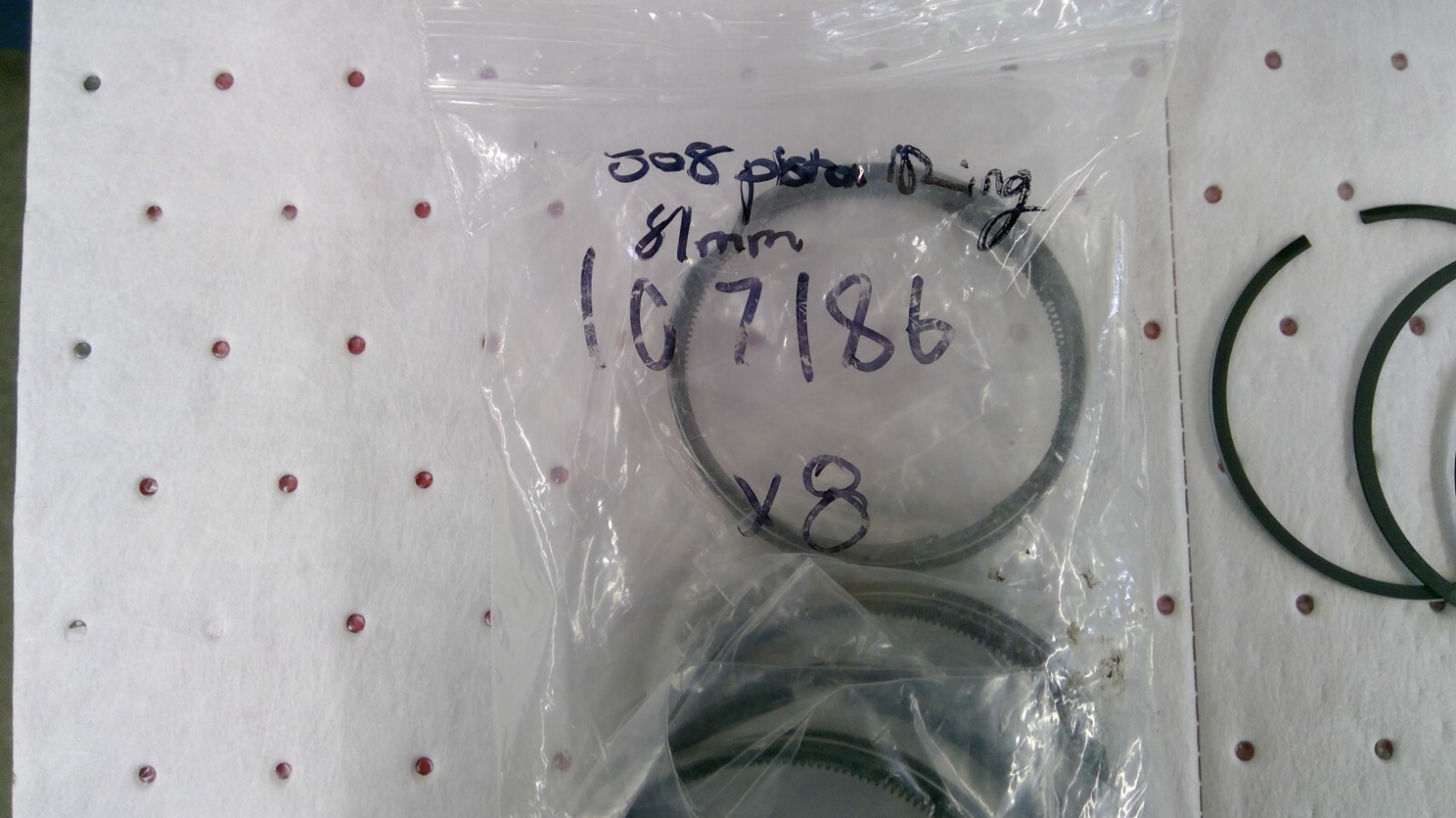 Ferrari 308 piston ring full set 107186 107185