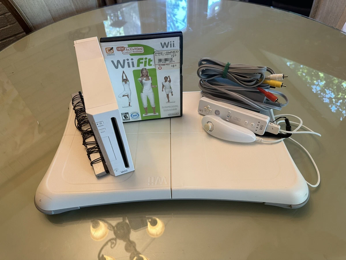 NINTENDO WII FIT PLUS CONSOLE SYSTEM BUNDLE BALANCE BOARD GENUINE
