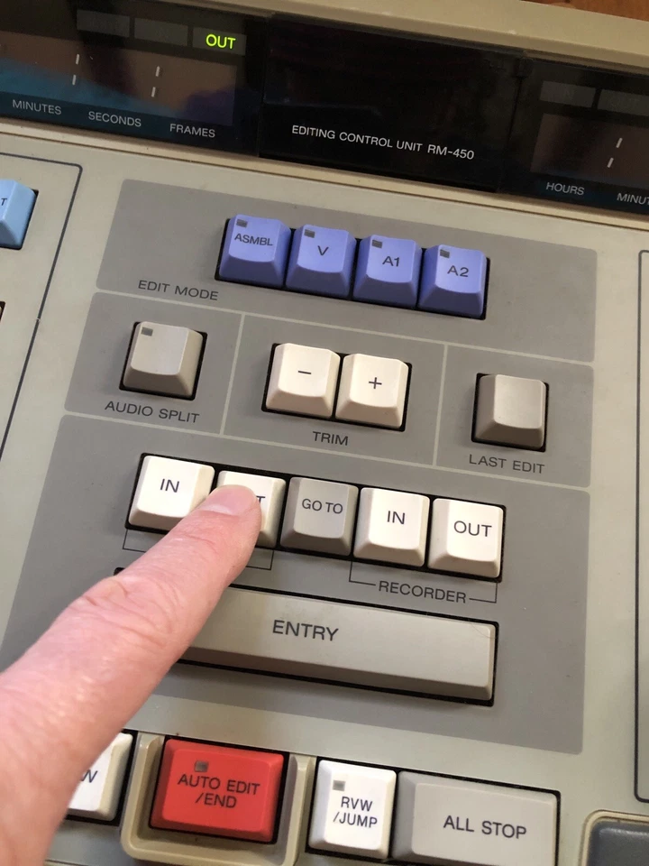 SONY RM-450 EDITING CONTROL UNIT WITH POWER CORD - Image 2 of 4