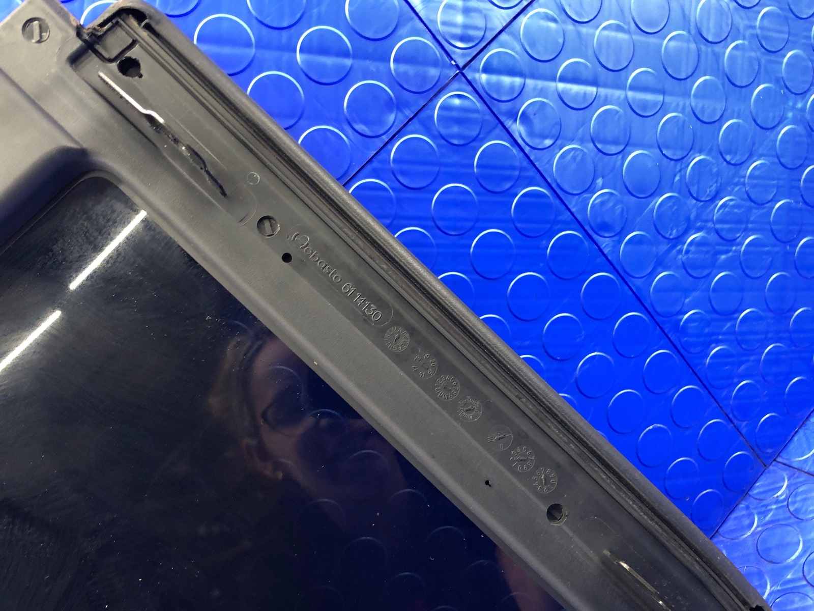 2017 2018 2019 2020 2021 2022 MASERATI LEVANTE REAR SUNROOF WINDOW ROOF GLASS