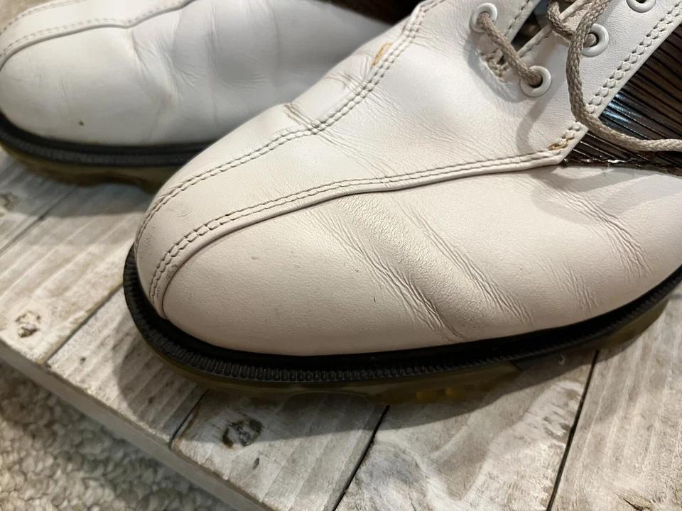 Zapatos de golf Footjoy Dryjoys Tour sillín de cuero de dos tonos para hombre talla 11 M *LEER Foto 3 de 4