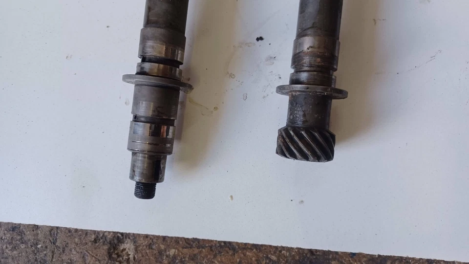 Maserati Biturbo 2,24 В, AM475, б/у пара распределительных валов выхлоп и впуск - Изображение 3 из 4